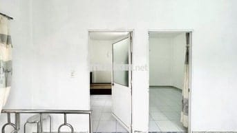 Nhà nguyên căn 2 mặt tiền 128m2, 3 phòng ngủ Quận 10