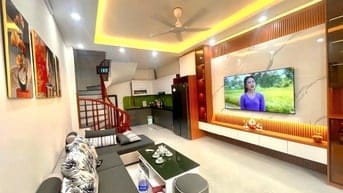 BÁN NHÀ NGÕ 98 ĐÀM QUANG TRUNG, FULL NỘI THẤT (35m2 – GIÁ 7 TỶ 9)