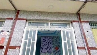 bán gấp nhà giá rẻ ngay ngã 4 gia bảo