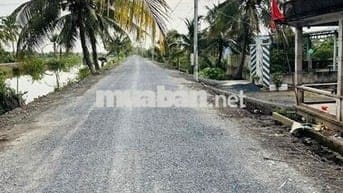 CĂN NHÀ VƯỜN 500m2 Giá 650 Triệu. xã Bình Đức