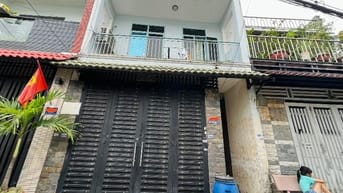 Nhà 2 Mặt Hẻm - Oto Đậu Cửa - Vừa Ở Vừa Có 4 Phòng Cho Thuê - Gần Chợ