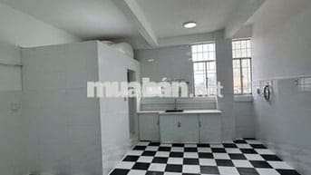 Cần cho thuê chung cư Thang Bộ Lầu 5,  255/4B Trần Hưng Đạo