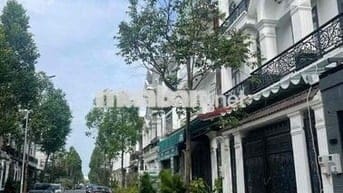 Nhà lầu 3 phòng 3 máy lạnh KDC Nam Long 2