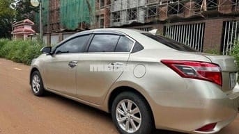 Toyota Vios Số sàn màu Vàng cát