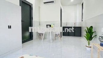 CHDV ban công sẵn nội thất ngay chợ Phạm Văn Bạch