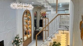 Nhà 1 trệt, 1 lầu Full nội thất cao cấp 
