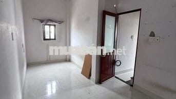 Chính chủ cần bán nhà 2pn 2pvs sàn btct, nở hậu, gần chợ Bà Điểm