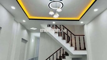 BÁN NHÀ SỔ HỒNG RIÊNG. TRUNG CHÁNH. GẦN TÔ KÝ NGUYỄN ẢNH THỦ. CHỢ BẮP.