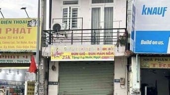 cho thuê lại nhà 1 trệt 2 lầu. do gia đình có việc gấp về quê