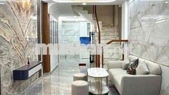 NHÀ ĐẸP DỌN VÀO Ở NGAY - HẺM NHỰA 5M - 38M2 NỞ HẬU -2PN