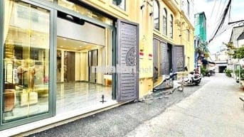 🤩🤩bán nhà quang trung 5 tầng nhỉnh 6 tỷ hẻm xe hơi