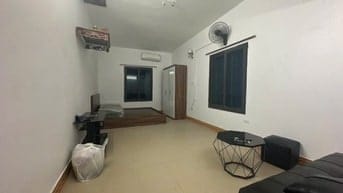 Cho thuê căn hộ tập thể tầng 3 Vilacera, ngõ 12 thạch bàn . Giá 3,5tr