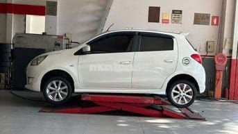 Mitsubishi Mirage Trắng Tự động