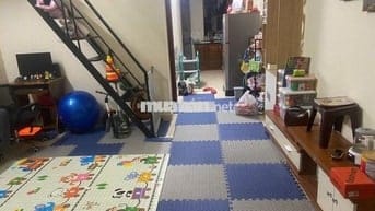 CHo thuê căn hộ chung cư 50m2 có gác xếp 20m2 tại Xa La