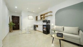 1N1K Mặt Phố Hoàng Văn Thái – 45m², máy giặt riêng, ô tô đỗ cửa