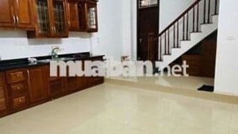 Chính chủ bán nhà 35m2 x 5 tầng ngõ 6 phố Vĩnh Phúc, Ba Đình