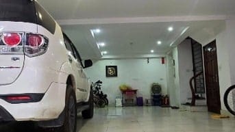 Bán nhà Nguyễn Chí Thanh 75m2, ô tô vào nhà, gần phố, nhà đẹp ở luôn