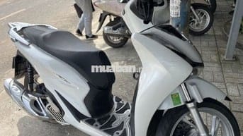 Xe zin 1 chủ từ đầu nữ sử dụng mầu trắng