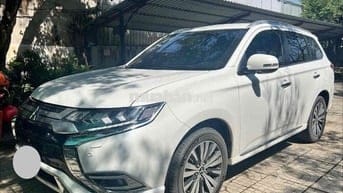 Mitsubishi Outlander siêu mới.