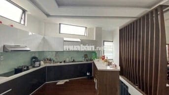 Căn hộ 80m2 ngay sân bay, 2 PN có 3 WC riêng, khách bếp wc thoáng mát