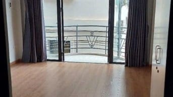 SIÊU PHẨM MẶT NGÕ CẦU GIẤY KINH DOANH NHÀ ĐẸP Ở NGAY - 40M RA Ô TÔ 