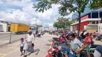 Nhà mặt tiền Bùi Công Trừng, dt 5x24m, cách trường Võ Văn Thặng 200m.