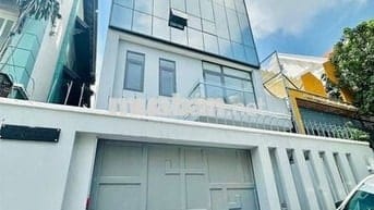 SIÊU PHẨM QUẬN 10 !! – 226A THÀNH THÁI – 5 tầng 7x18m có thang máy !