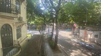 Cho thuê Trần Hưng Đạo view góc phố đẹp như tranh 60m2 18tr/tháng