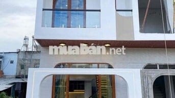 BÁN NHÀ ĐẸP FULL NỘI THẤT HẺM 388 CẦN THƠ