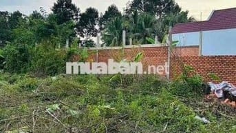 Đât đối diên Quãng Trường Mỹ Tho