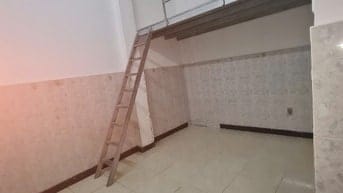 còn duy nhất 1 phòng có gác có máy lạnh kế bên đại học kinh tế