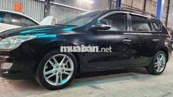 Hyundai i30 Đen 5 chỗ Số tự động