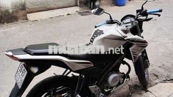 Xe Yamaha FZ150i đời 2014 màu trắng.