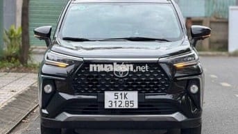 Toyota Veloz Cross Đen 7 chỗ