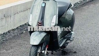 Piaggio Vespa Sprint Xám titan máy igen