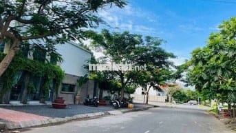 CHO THUÊ TRỌ MẶT TIỀN KDC HƯNG PHÚ . GÁC. 20MV. Đậu oto