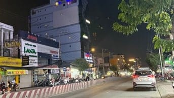 Bán nhà mặt tiền đường Huỳnh Tấn Phát Quận 7, DT 5,2x28 giá 20.9 tỷ