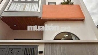 Nhà xây mới sát biển Nguyễn Tất Thành, Đà Nẵng,  gần chợ Hải Sản