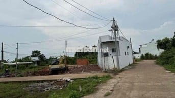 Kẹt tiền gấp bán nhà mới ở ngay 120m2,Long Khánh,Đồng Nai,đường ô tô