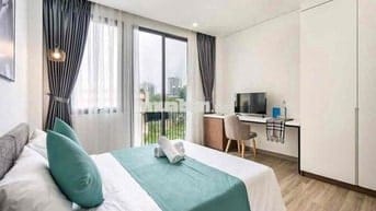 CHO THUÊ PHÒNG BAN CÔNG GIÁ RẺ VIEW THOÁNG LẦU CAO NGAY CỐNG QUỲNH Q1