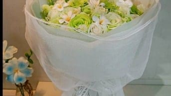 Hoa sáp thơm hơn 40 bông sẵn q12 