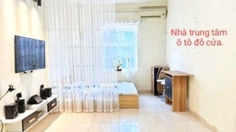 Tập thể Hà Nội 3 ngủ quận Hai Bà Trưng - ô tô đỗ cửa 
