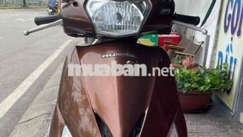 Honda lead 110Fi may zin em ngay chu giao can cuoc