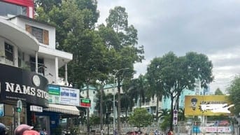 Bán nhà mặt tiền Nguyễn Trãi , P8 , Q5 , sầm uất ngay ngả tư