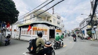 LÔ ĐẤT GÓC 2 MT ĐƯỜNG VÕ VĂN NGÂN CÓ NHÀ 2T_LỘ GIỚI 8M_NGANG 7M NỞ HẬU