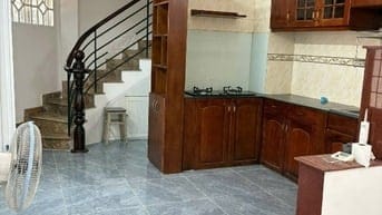 Bán nhà 4 tầng – góc 3 mặt tiền đường Nguyễn Thượng Hiền, Phú .