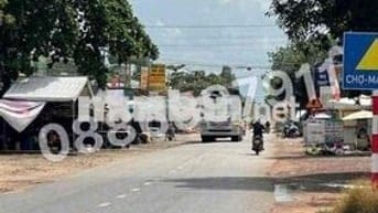 đất cách chợ thái bình 700m 1 sec dt749b