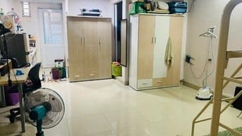 Cần bán CHDV đang kinh doanh 60 triệu / tháng ở Quận 10. 