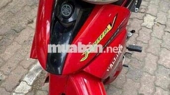 xe jupito v màu đỏ