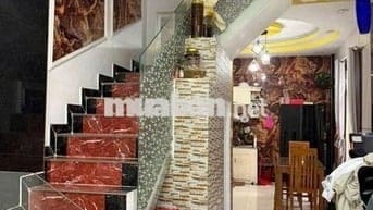 Cho thuê nhà HXH Hùynh Thị Hai có 1 số nội Thất